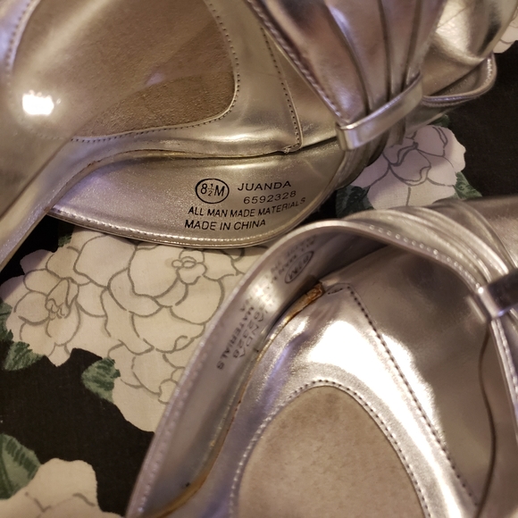 Renica Clear and Silver Bow Sling-back Clear Heel - Picture 8 of 9